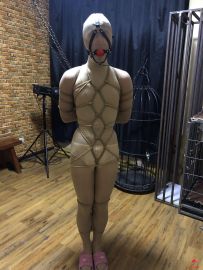 线下约绑实调，肉丝全包龟甲驷马，超大口球，无法动弹。