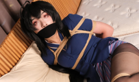 【南郡小表妹】小男娘coser被绑架后换上了空姐制服，无助地挣扎