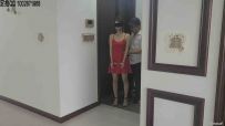 坠入地狱之《被绑架的红衣欲女》