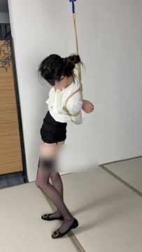 【眼眸出品】定拍《吊带袜真空啵啵贝153》