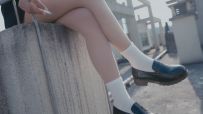 【悠米】《校园章之叛逆少女》叛逆少女脱衣威胁老师反被设计迷晕后被关在杂物间，全身