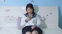 【樱束原创】《妹妹的叛逆青春期》妹妹青春期到了居然在家偷偷看黄色视频自W被姐姐逮