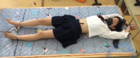 【新月原创】【荷露】床铐 学生服亮油丝 整个人铐得和人棍一样 扯得直直的 只能蠕动