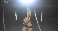 【五四芳魂】牢房里关押着五四装女孩被押进刑房骑木马老虎凳挠打脚心五花大绑刑场枪决
