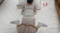 【开飞机的舒克】雪白的严厉包裹！白色体操服+白色丝袜+红绳捆绑+胶带全包！ 不可错过
