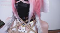 【雪宝日记】「鸣潮长离剧情」雪儿cos长离被猥琐摄影师欺骗，挑战挣脱绳子换照片，却