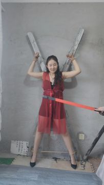 【皖北绳艺】美艳少妇被妹妹绑起来调戏抽打，老公看的津津有味