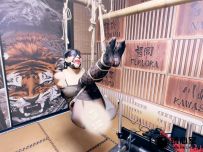 【缚心室】强度拉满！黑丝小美女吊缚大挑战（下），挑战连续在四种姿势下分别玩到喷水