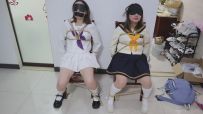 【荷仙少女】椅子缚捆绑玩素人女生双绑连缚调教，两个素人学生女孩绑在一起 鞭打+电击