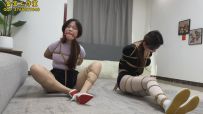 金宝工作室定拍：两美女挣扎脱缚