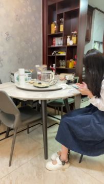 布莱恩 独居女大学生的镣铐日常-手铐脚镣居家 第一天