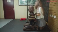 【悦感日记】健身伪娘M来店体验极致紧缚调教，郊狼，鞭打，拘束带，罚站，震动