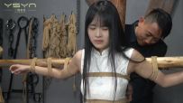 【刑间傲骨】旗袍女英婷婷面对特务残酷酷刑捆绑吊打挠老虎凳等等刑具誓死如归坚贞不屈