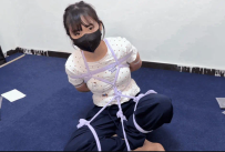 【黑魔法师】雪茹老师的丝袜捆绑防止一下午，有捆绑过程有事后采访，最后雪茹老师被关