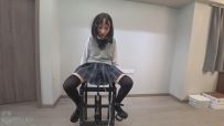 用奇怪方式呼吸的JK少女 - 伪装外出/背包呼吸/震动遥控/裆部喝水/拘束炮机椅