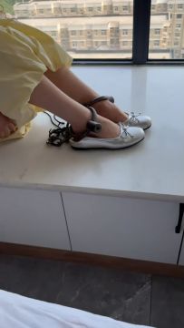 布莱恩 第一次体验戴镣铐的女孩 拍摄vlog