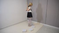 【灰太狼的羊】韩系少女沉浸式挑战灯板记忆，紧缚层层叠加，熙熙站立不稳，双腿发抖【