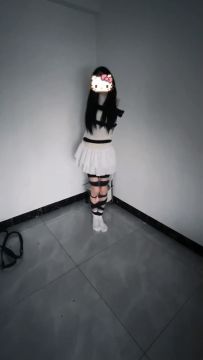 凉叶子 【摆件叶子】像被绑在角落里挣扎的摆件 好紧好紧的绑带 含短被绑第一人称