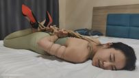 素人  美女模特全程五花驷马捆绑(全程对话真实情感拍摄，柔韧劲一般，但是吃苦了）