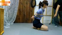 绳舞飞扬 橘子奴隶秘书（下集）…橘子调教升级，羞耻M开脚缚+棒棒振阴呻求饶+处罚电击