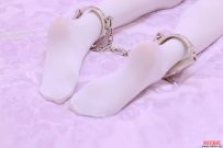 白丝镣铐，性感小蕾丝内裤，丰美翘臀，是你要的吗？